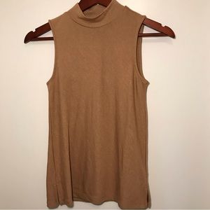 BR Petite Sleeveless Mock-Neck Shirt – Latte